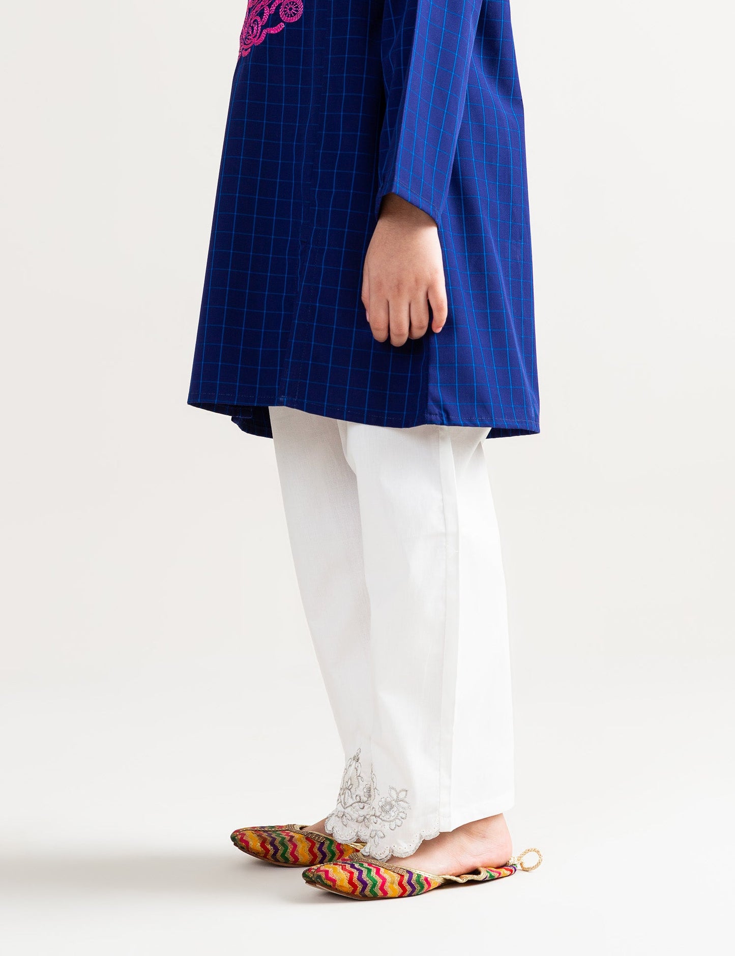 EMBROIDERED TROUSER