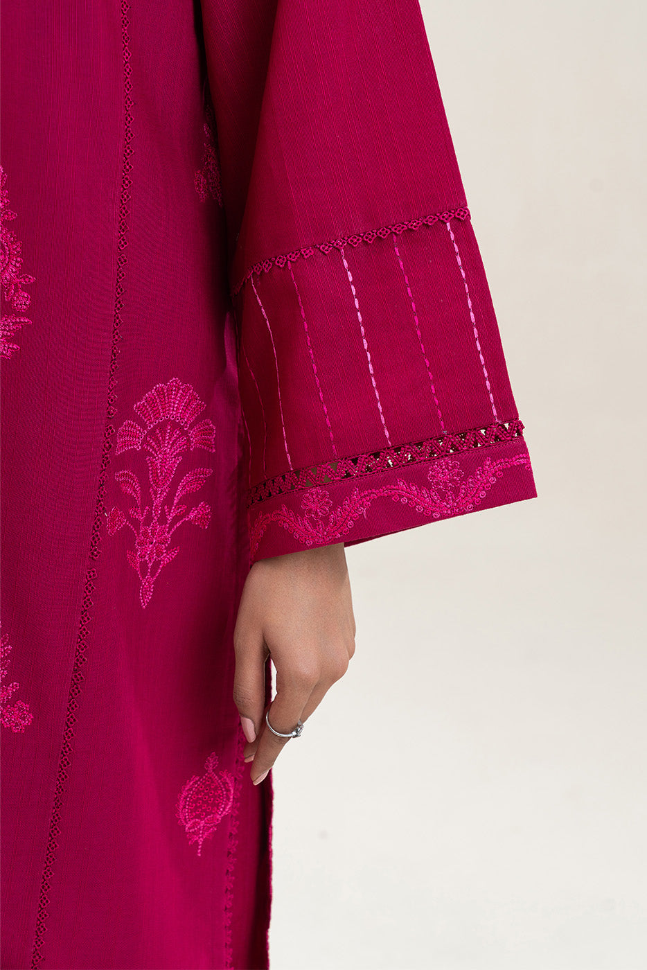 3 PIECE EMBROIDERED SLUB KHADDAR SUIT-DEEP FUSCIA (UNSTITCHED)
