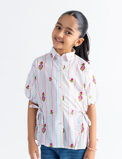 FLORAL EMBROIDERED TOP