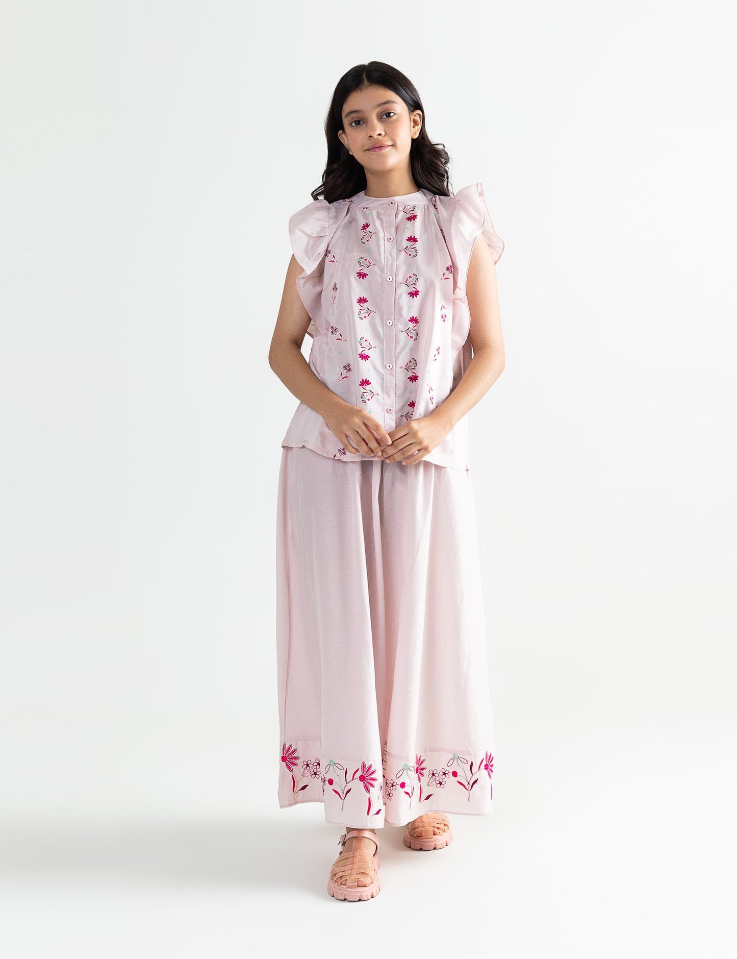 FLORAL EMBROIDERD TOP