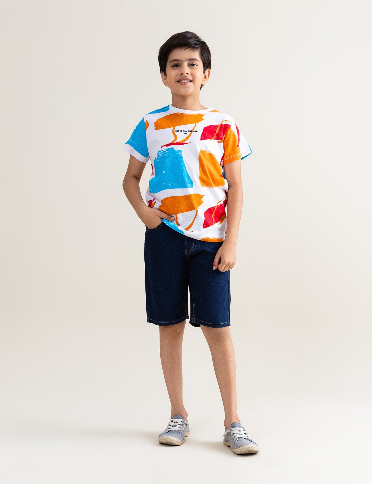 ART IS ALL AROUND US ABSTRACT PRINTED T-SHIRT