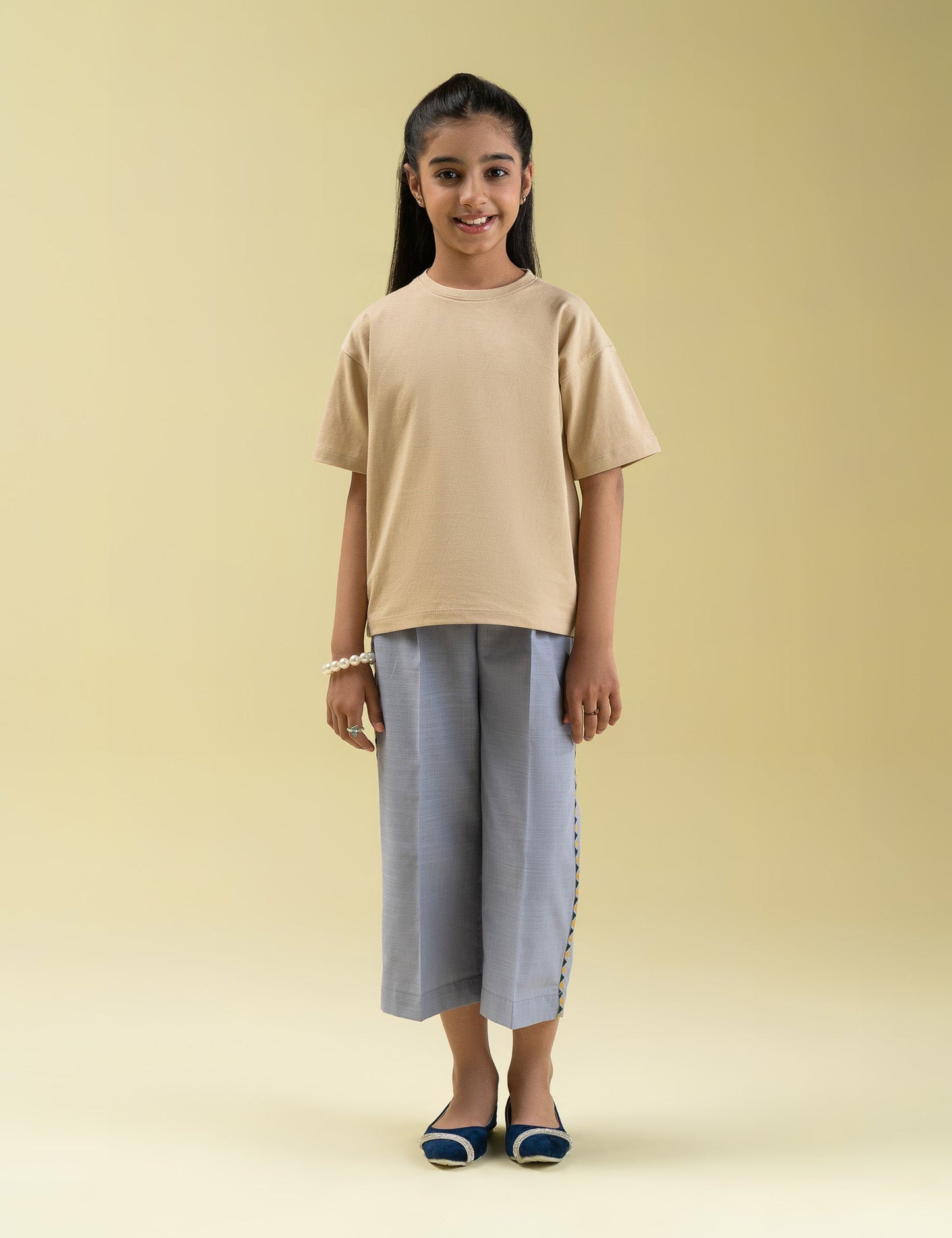 BASIC T-SHIRT