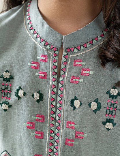 2 PIECE GEOMETRIC EMBROIDERED SUIT