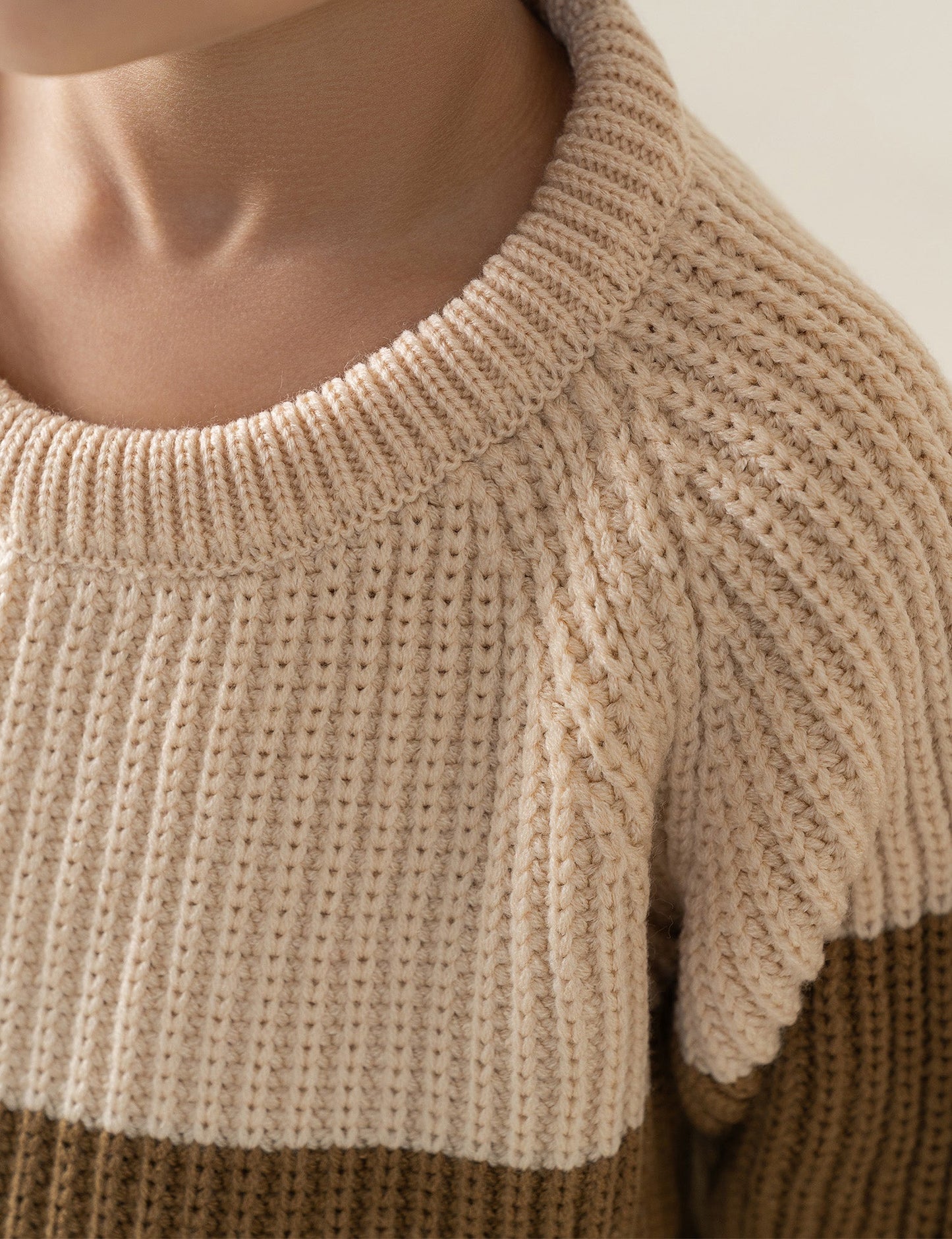 COLOR BLOCK SWEATER