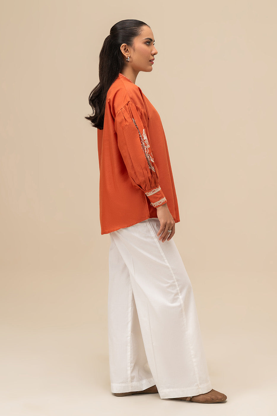 EMBROIDERED CAMBRIC TOP (PRET)