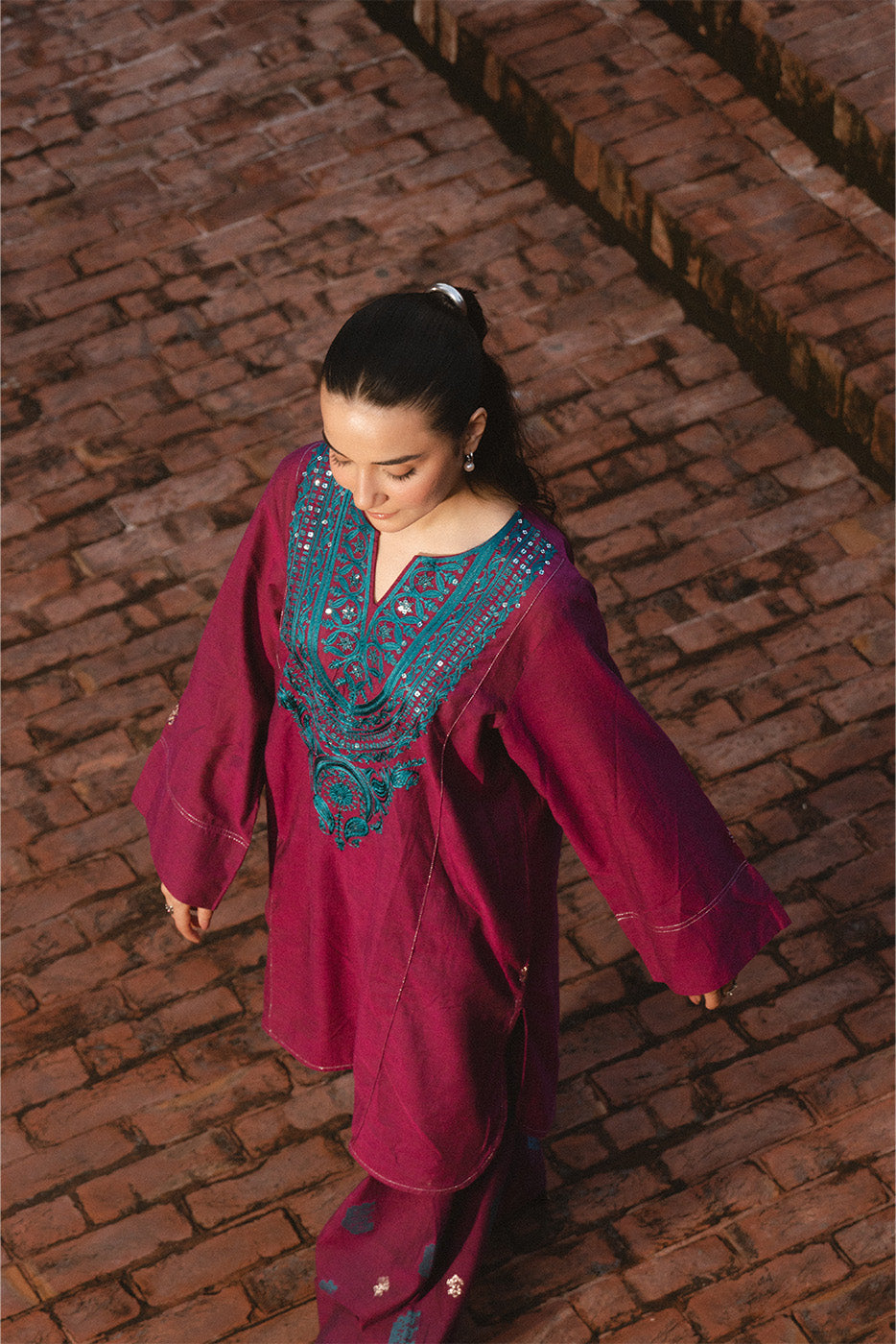 EMBROIDERED CHAMBRAY SHIRT (PRET)