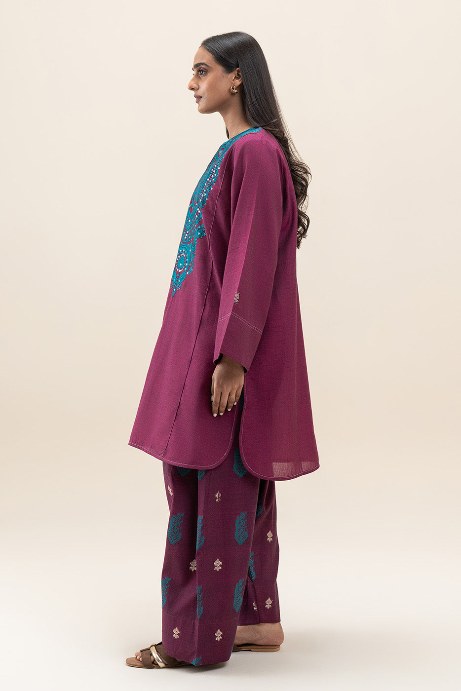 EMBROIDERED CHAMBRAY SHIRT (PRET)