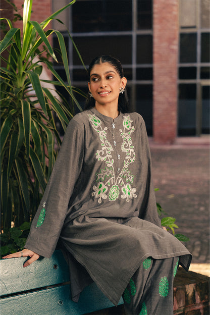 EMBROIDERED CHAMBRAY SHIRT (PRET)