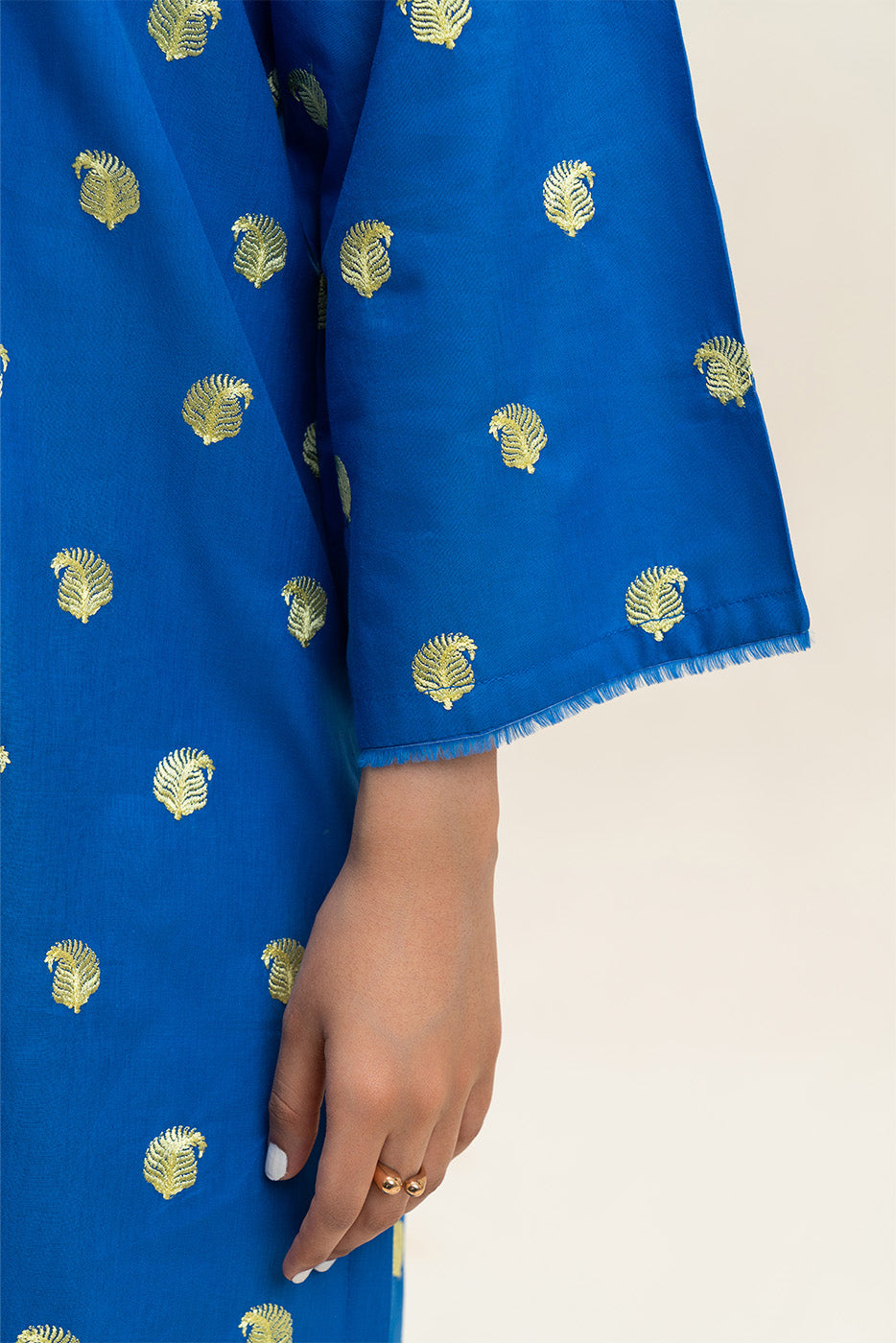 EMBROIDERED LAWN SHIRT (PRET)