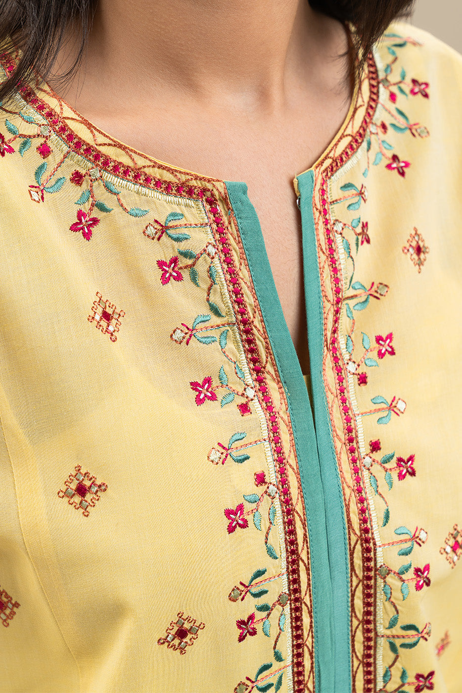 2 PIECE EMBROIDERED CHAMBRAY SUIT(PRET)