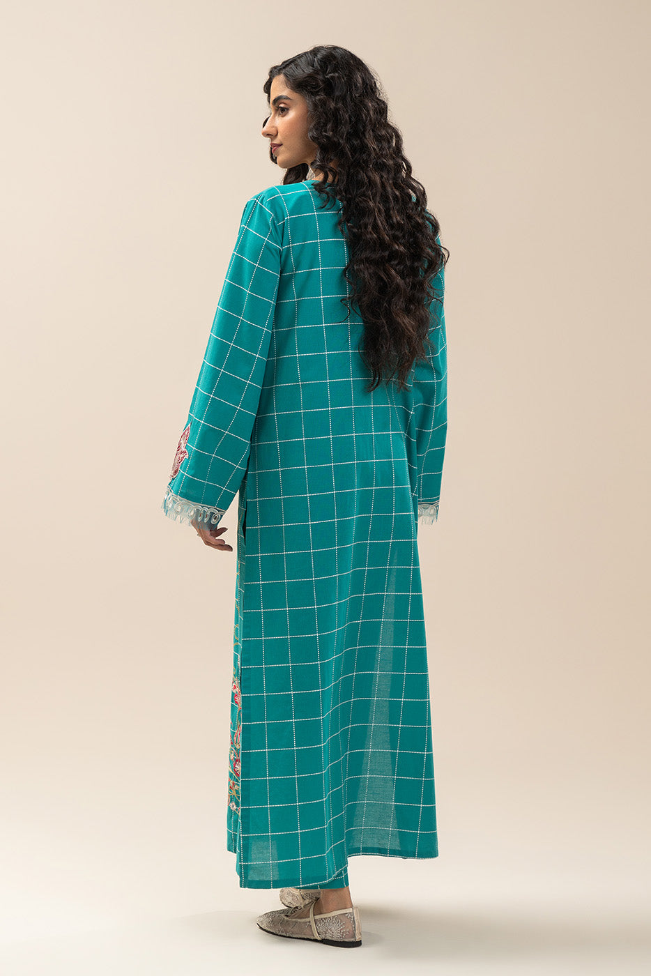 2 PIECE EMBROIDERED YARN DYED SUIT (PRET)