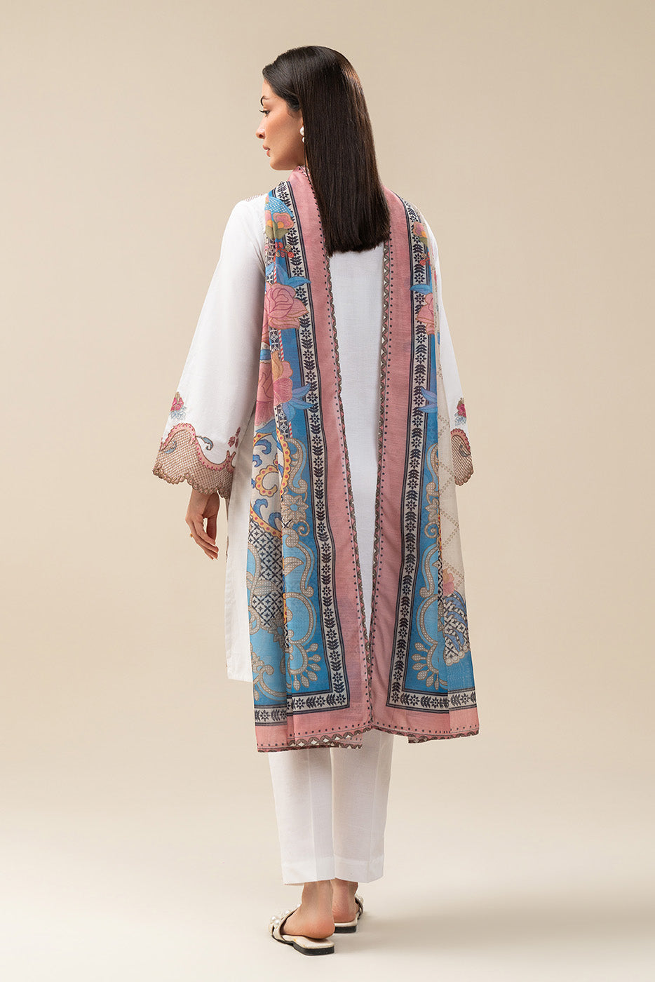 2 PIECE EMBROIDERED COTTON VISCOSE SUIT (PRET)