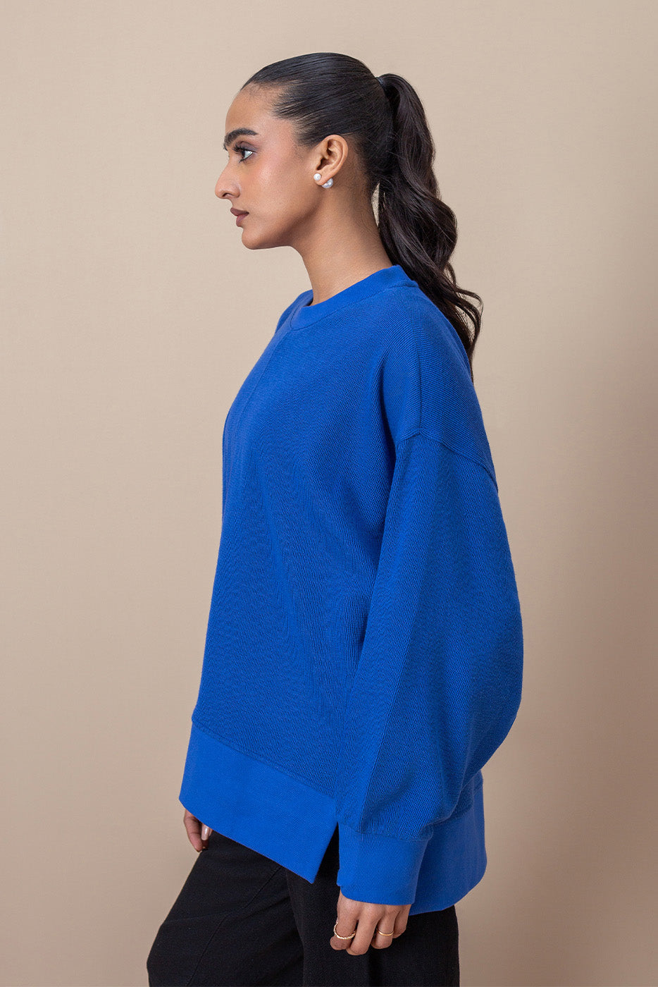 TEXTURED SWEATSHIRT