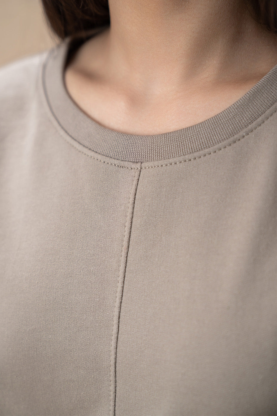 BASIC SWEATSHIRT