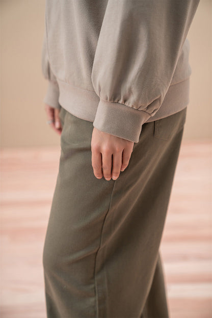 BASIC SWEATSHIRT