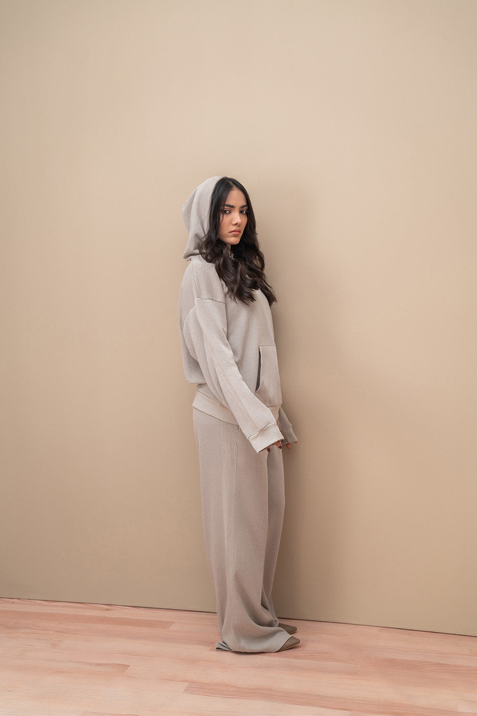 RELAXED FIT HOODIE