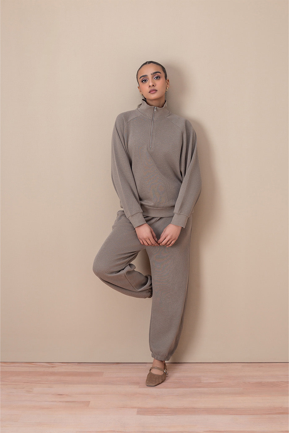 HALF ZIP SWEATSHIRT