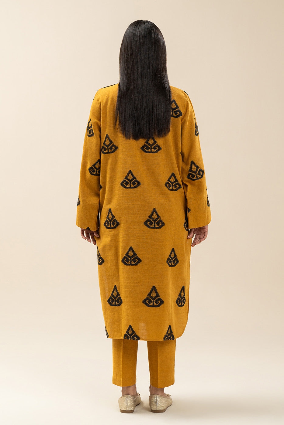 2 PIECE BASIC VELVET KHADDAR SUIT (PRET)
