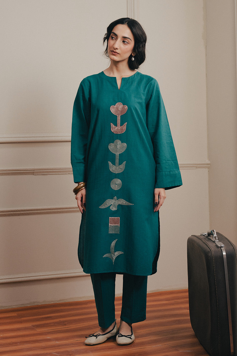 EMBROIDERED KHADDAR SHIRT (PRET)