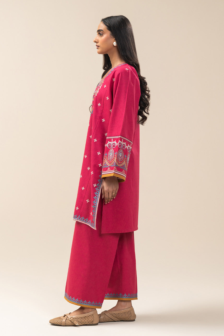 2 PIECE EMBROIDERED KARANDI SUIT (PRET)