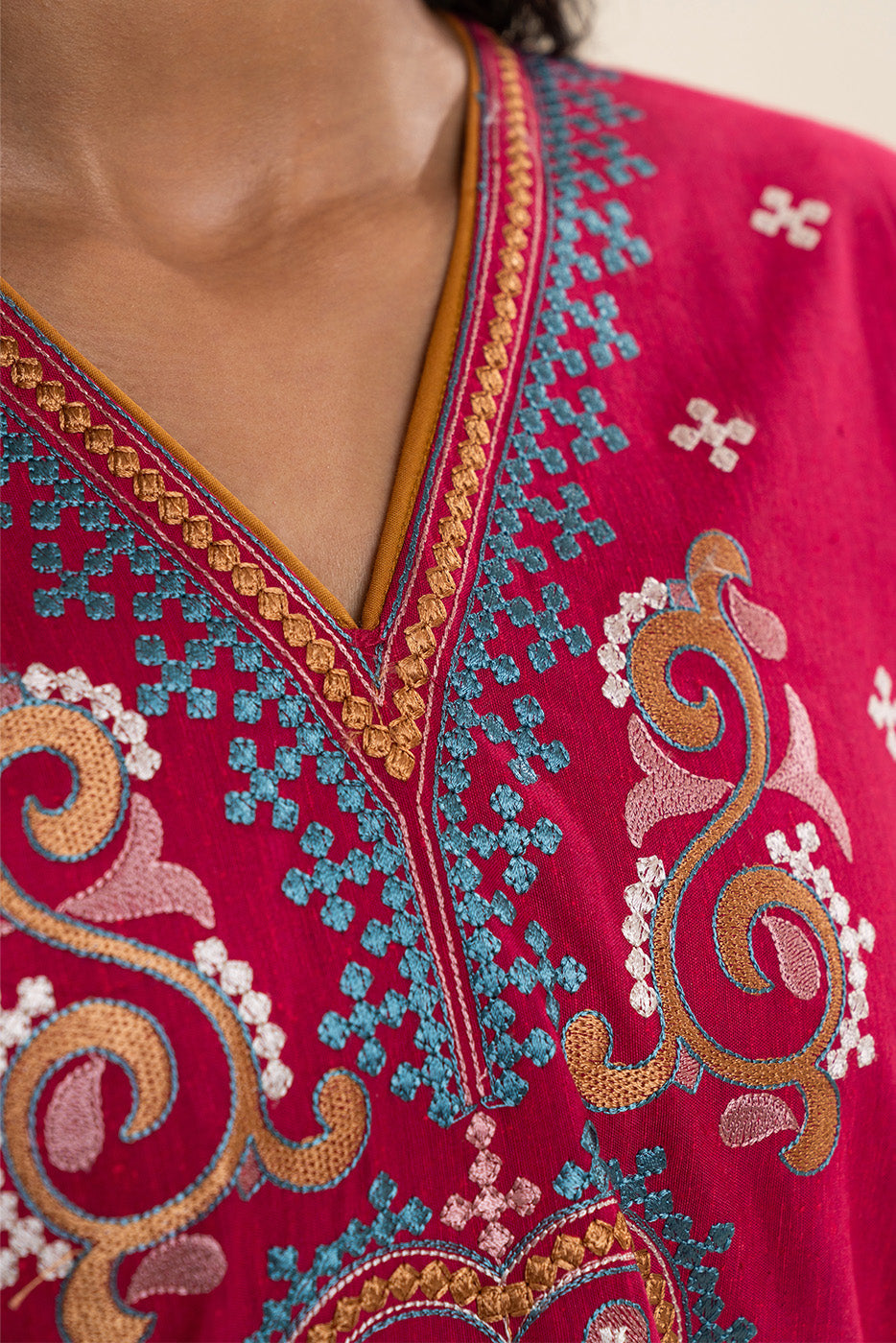 2 PIECE EMBROIDERED KARANDI SUIT (PRET)