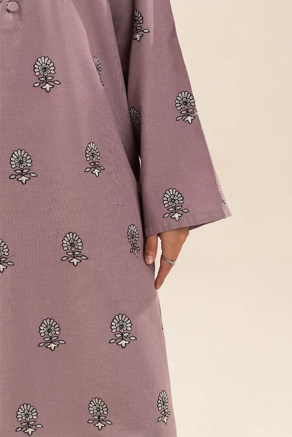 2 PIECE EMBROIDERED COTTON LINEN SUIT (PRET)