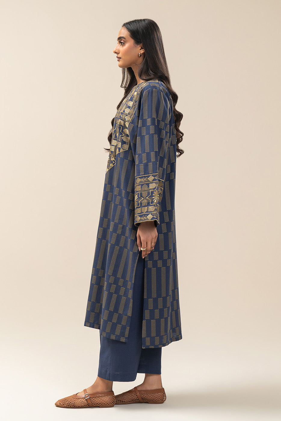 2 PIECE EMBROIDERED KHADDAR JACQUARD SUIT (PRET)