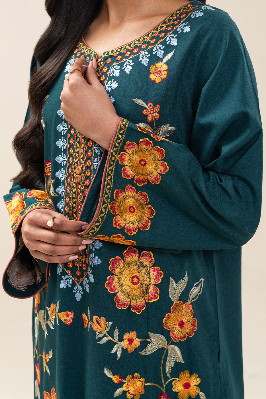 2 PIECE EMBROIDERED KARANDI SUIT (PRET)