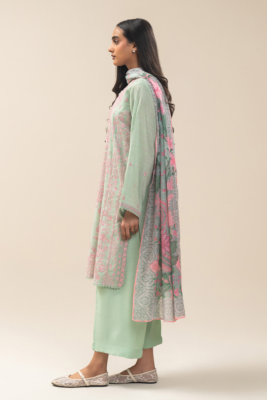2 PIECE EMBROIDERED GOLD ZARI SUIT (PRET)
