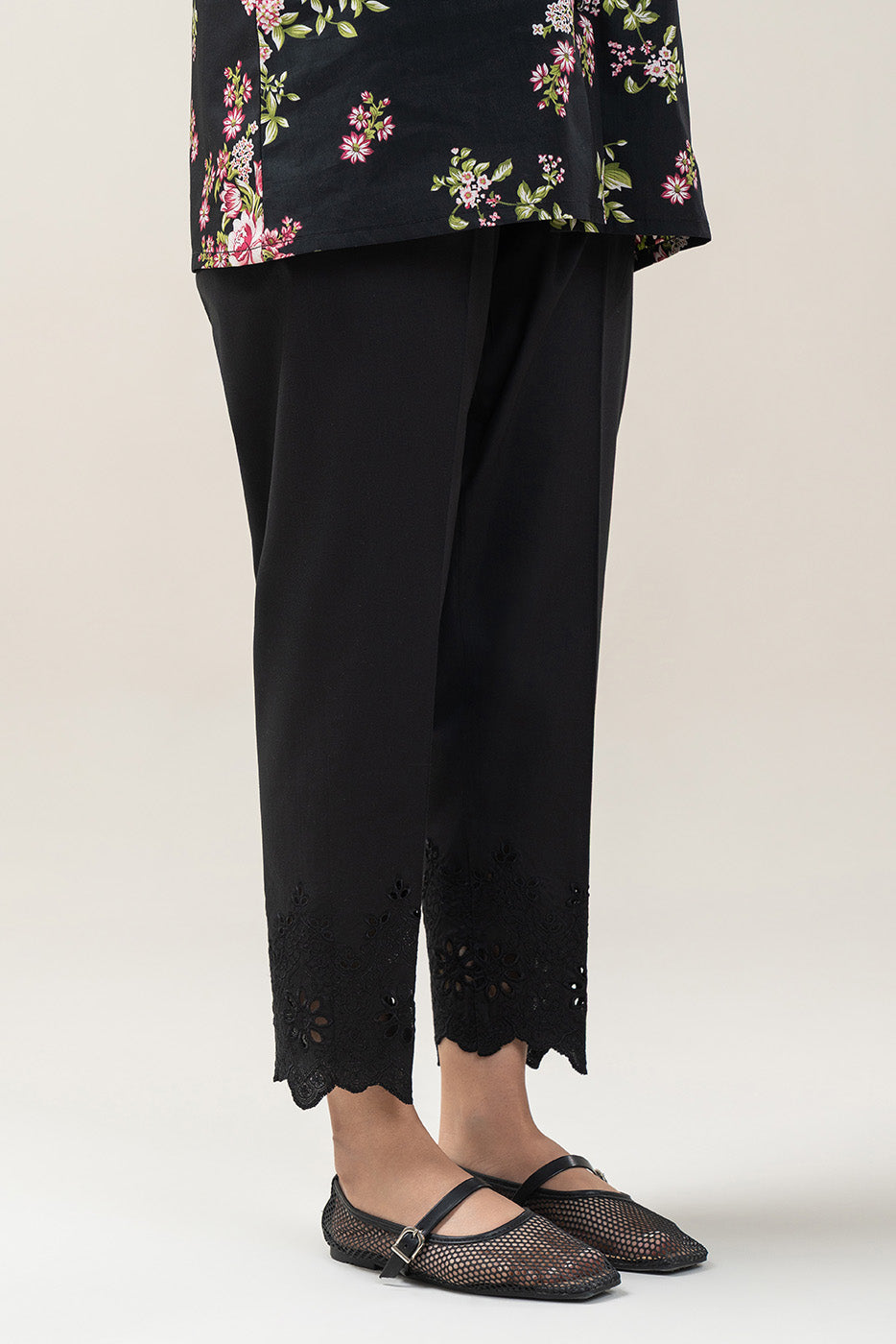 STRAIGHT PANTS