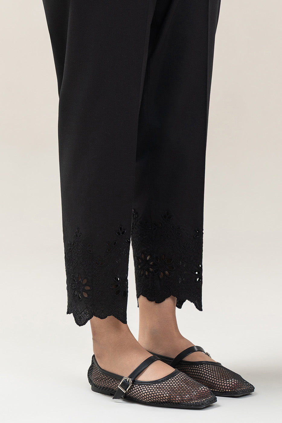 STRAIGHT PANTS