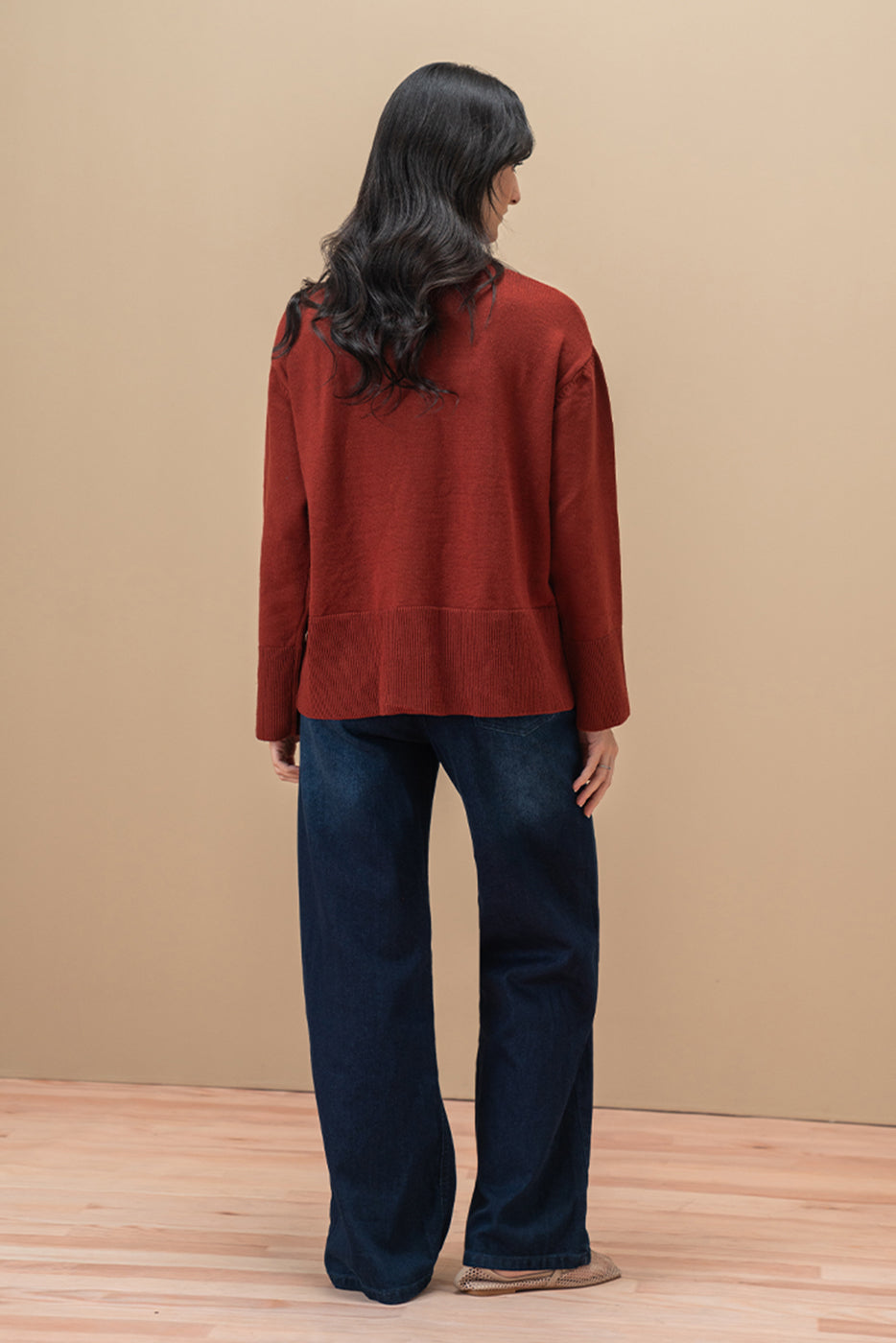 V-NECK PULLOVER