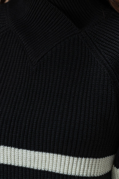 WRAP-AROUND COLLAR STRIPED PULLOVER