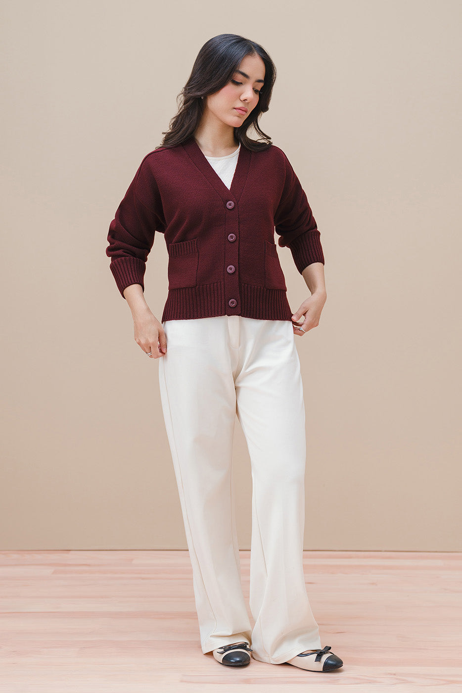 V-NECK CROPPED CARDIGAN