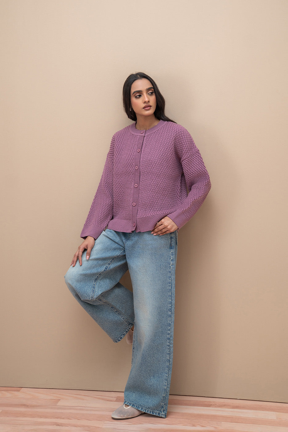 CREW NECK CARDIGAN