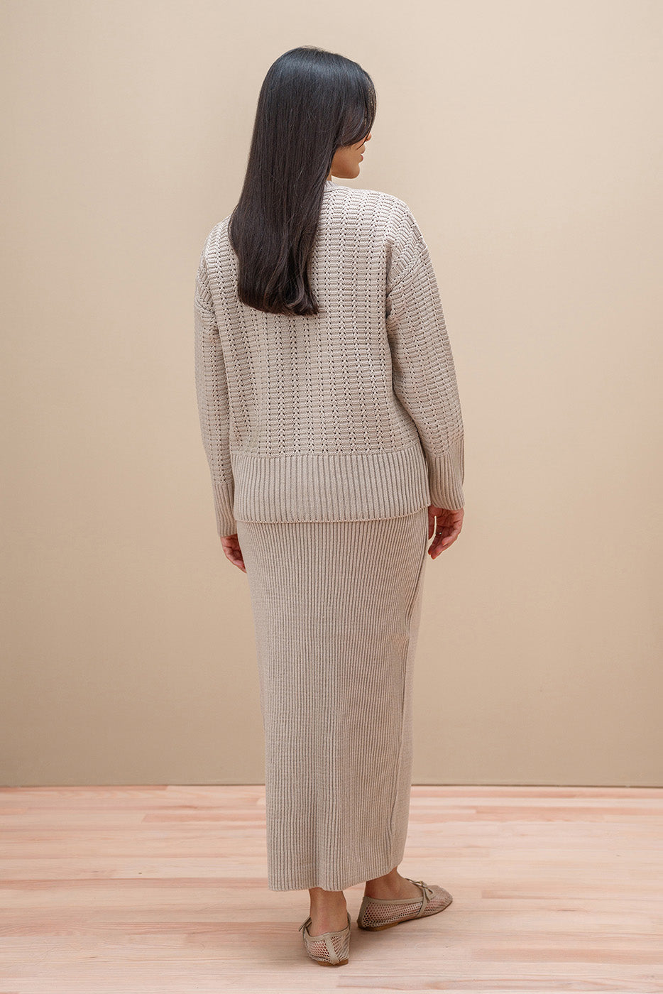 REGULAR FIT CREW NECK CARDIGAN
