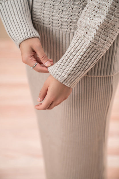REGULAR FIT CREW NECK CARDIGAN