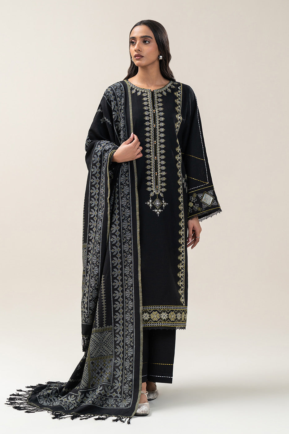 3 PIECE EMBROIDERED SLUB KHADDAR SUIT-ONYX GRACE (UNSTITCHED)