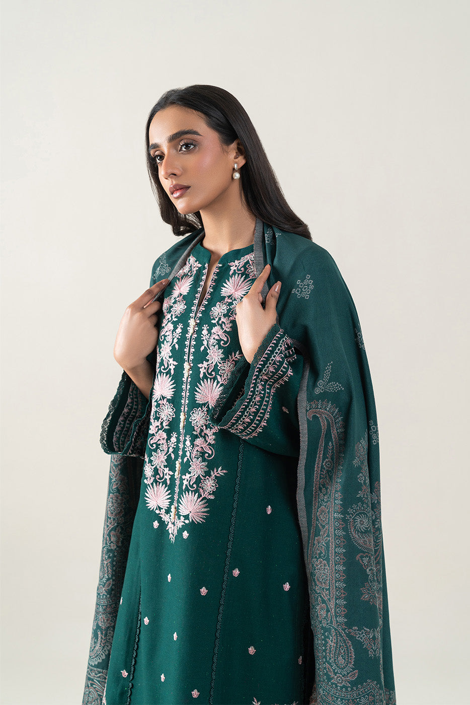 3 PIECE EMBROIDERED SLUB KHADDAR SUT-DEEP PETALS (UNSTITCHED)