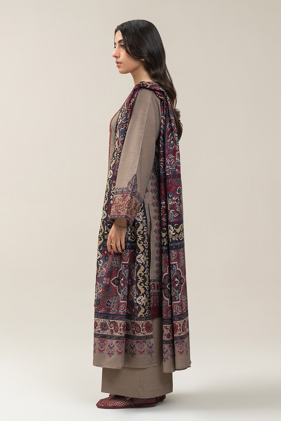 3 PIECE EMBROIDERED SLUB KHADDAR SUIT-UMBER ECHO SUIT