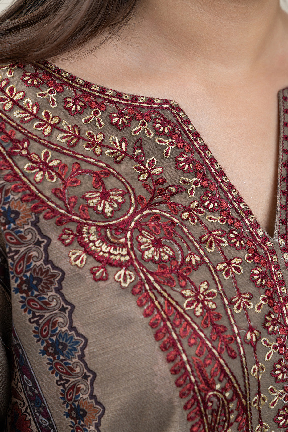 3 PIECE EMBROIDERED SLUB KHADDAR SUIT-UMBER ECHO SUIT