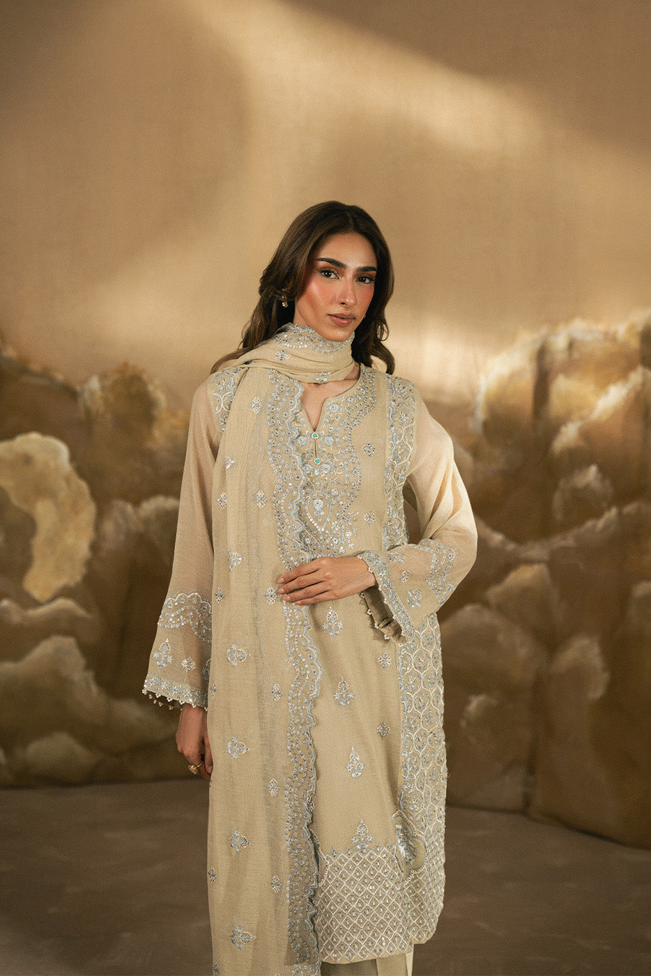 2 PIECE EMBROIDERED COTTON VISCOSE SUIT (LUXURY-PRET)