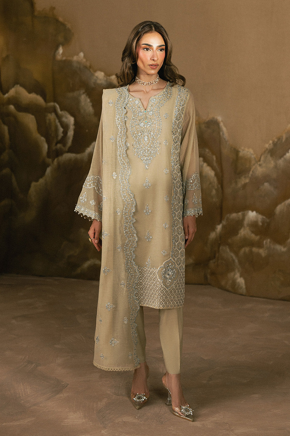 2 PIECE EMBROIDERED COTTON VISCOSE SUIT (LUXURY-PRET)