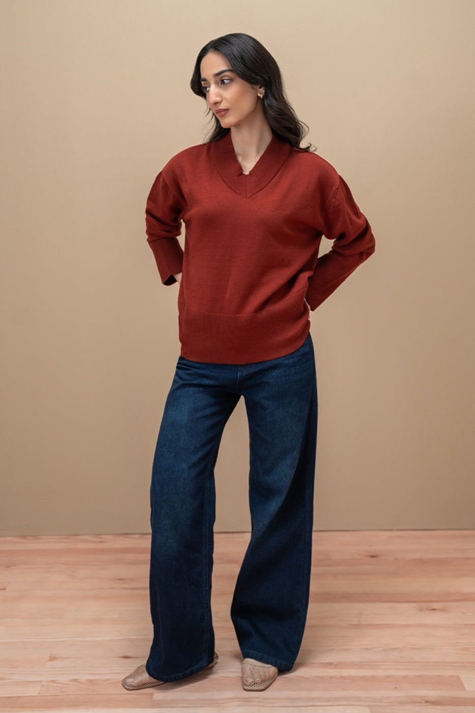 V-NECK PULLOVER